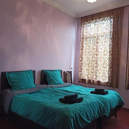 Cozy House Hotel Zugdidi Bagian luar foto