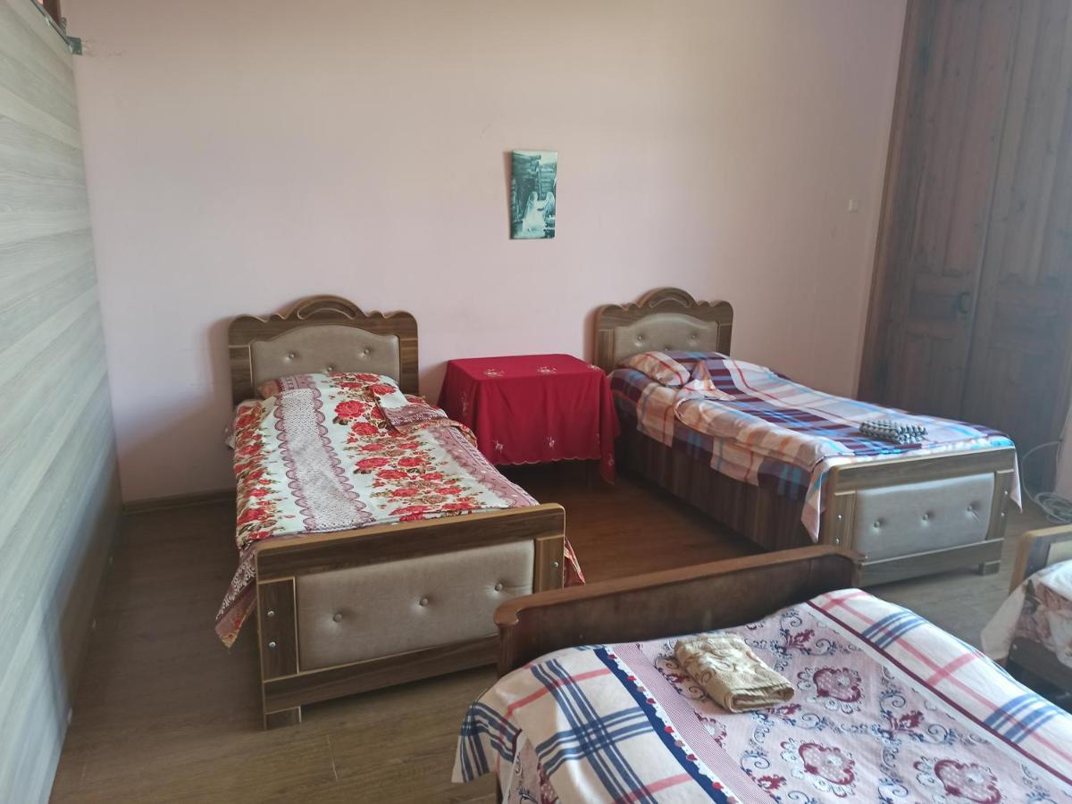 Cozy House Hotel Zugdidi Bagian luar foto