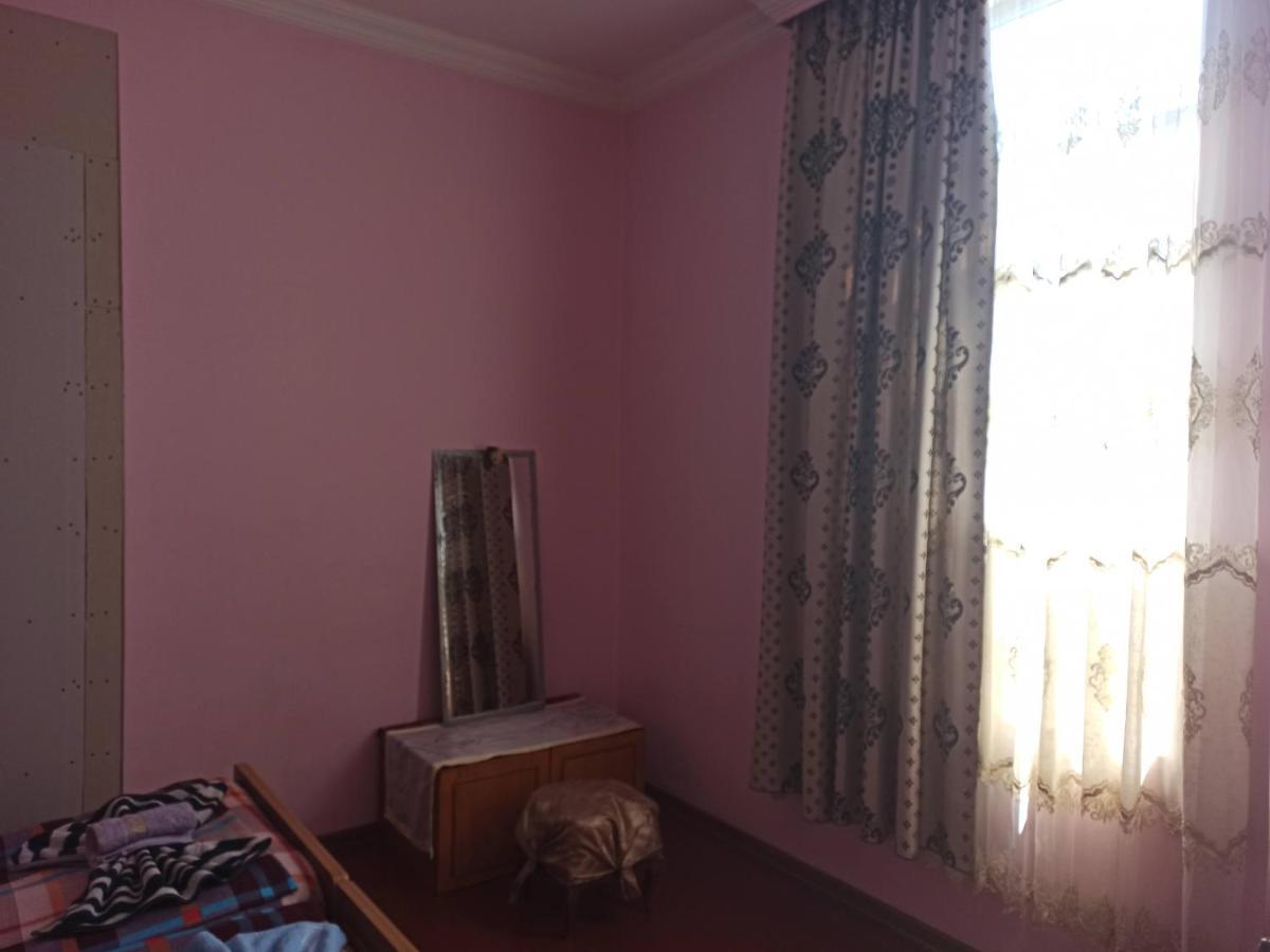 Cozy House Hotel Zugdidi Bagian luar foto