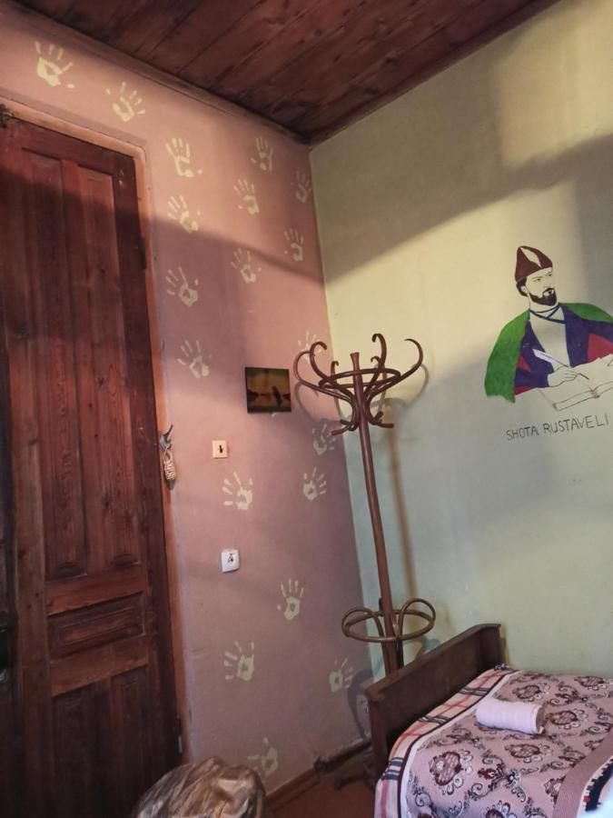 Cozy House Hotel Zugdidi Bagian luar foto