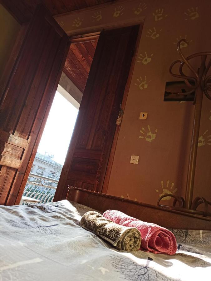 Cozy House Hotel Zugdidi Bagian luar foto