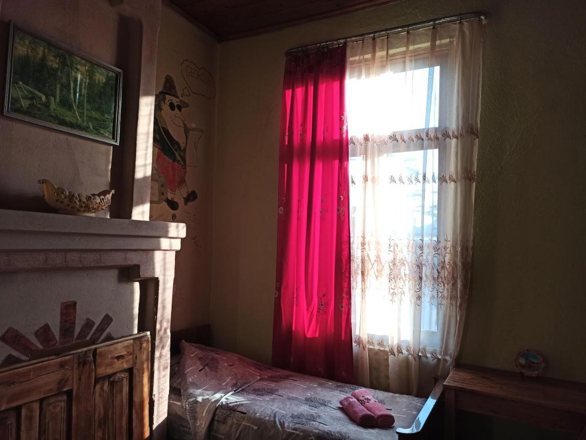 Cozy House Hotel Zugdidi Bagian luar foto