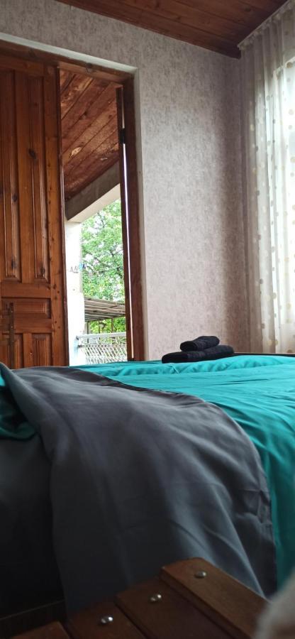 Cozy House Hotel Zugdidi Bagian luar foto